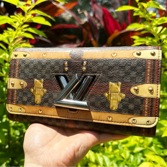 Louis Vuitton Transformed Damier Portefeuille Twist Trompe l'oeil Flap Wallet - Picture 2 of 13